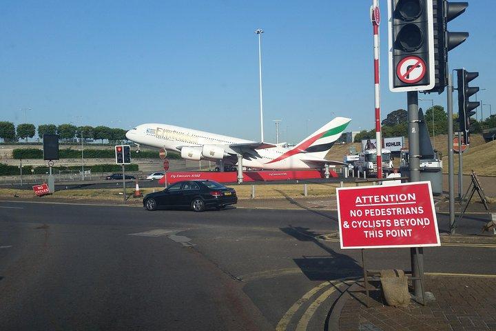 Transfert privé: d'Heathrow au terminal de croisière de Southampton, escale à Stonehenge