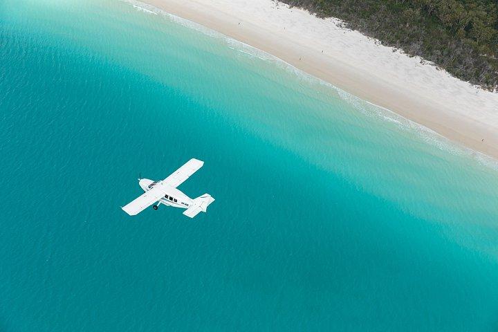 シーニックフライト1時間ハートリーフ、ホワイトヘブンビーチ、ヒルインレット、GBR
