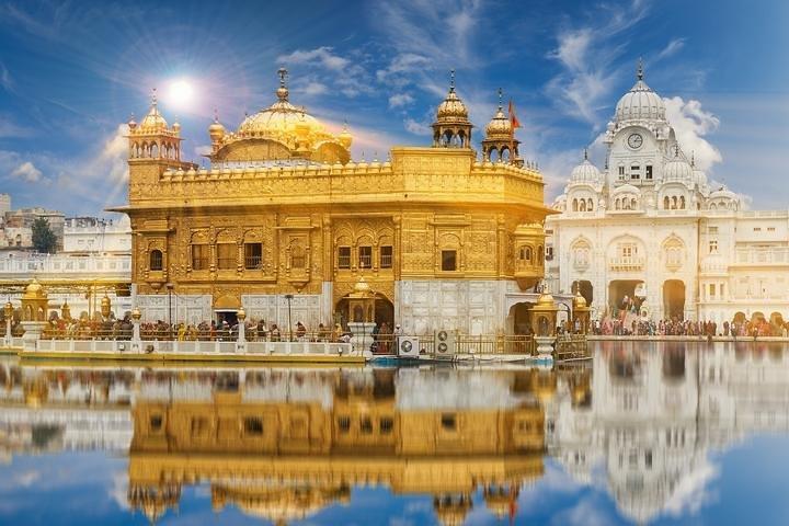Viaje de 1 día al Templo Dorado, Amritsar desde Delhi con vuelo comercial de ambos lados