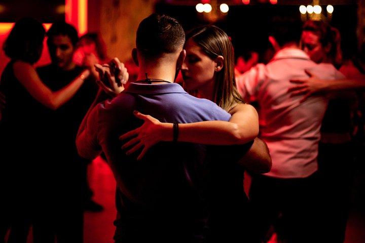 Grupo pequeño Tango milonga local con lección y traslados