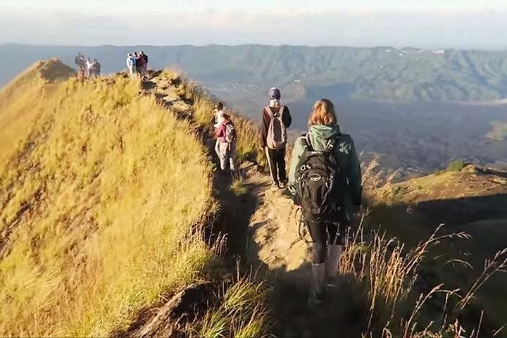 バリ島マウントバトゥール日の出トレッキング、朝食付き