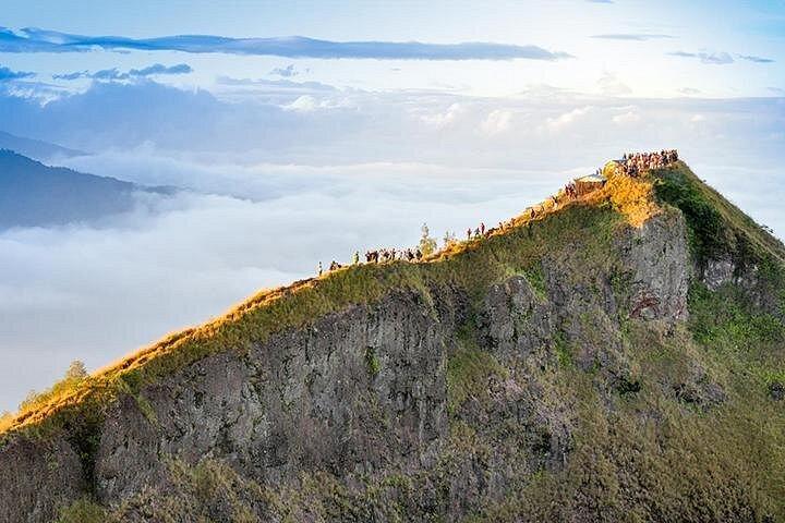 バリ島マウントバトゥール日の出トレッキング、朝食付き