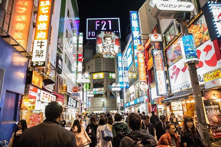 Excursão gastronômica a pé em Shibuya durante a noite