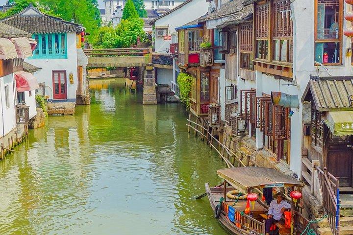 Privat dagstur: Zhujiajiao Water Town med Shanghai Local Shopping Outing