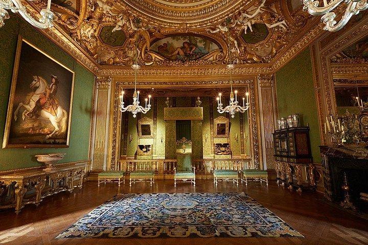 Vaux-Le-Vicomte Castle - Transportation Private Trip