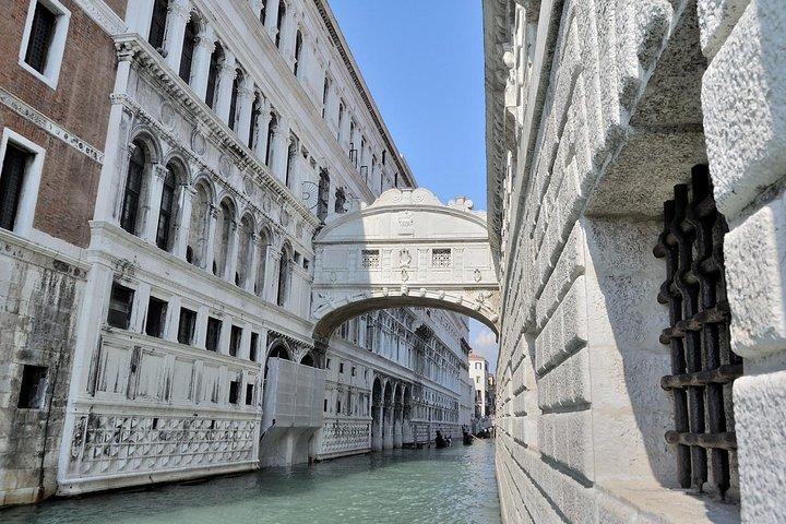 Spaziergang am Vormittag durch Venedig plus Führung durch den Dogenpalast