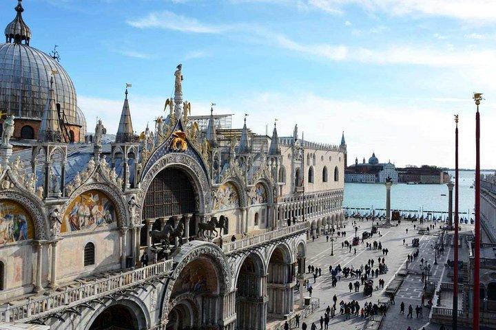 One-Day Veneza: Basílica de São Marcos, Walk & Gondola