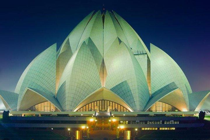 Un día en el templo privado de Delhi en coche con almuerzo incluido