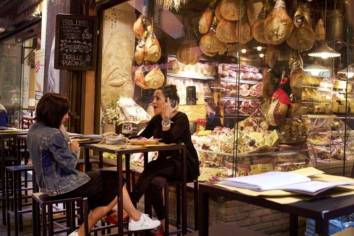 地元の食通とのボローニャプライベートフードツアー：ボローニャで最もおいしいおやつ