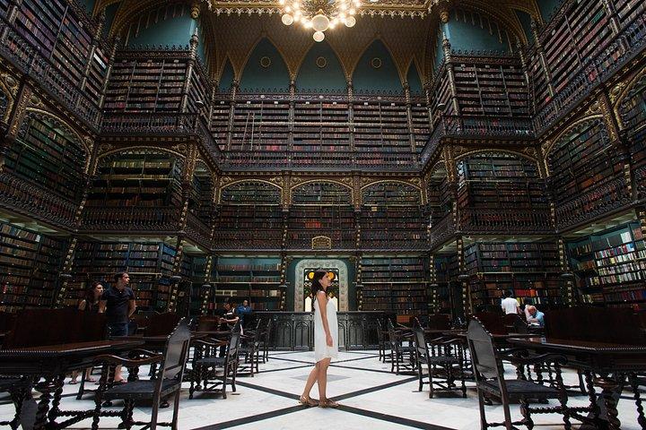 VIP Customized Private Tour with a Photographer