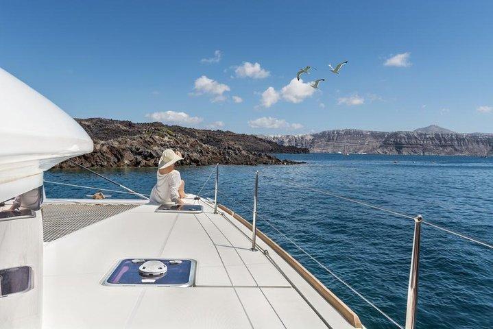 Santorini Caldera Sejltur med grillmad og drikke