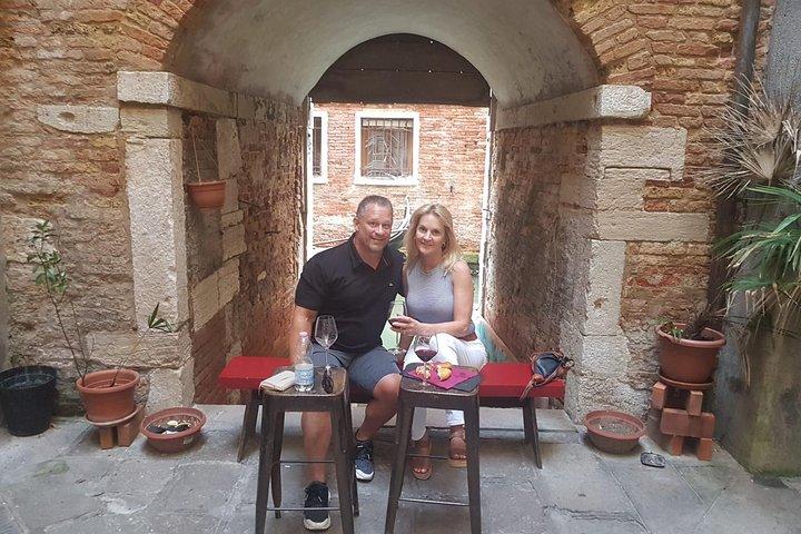 Rialto Farmers & Fish Market Food Tour i Venedig med vinprovning och sightseeing