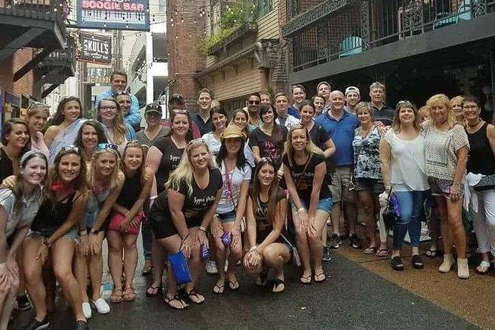 Nashville's Honky-Tonk Walking Sightseeing Pub Crawl