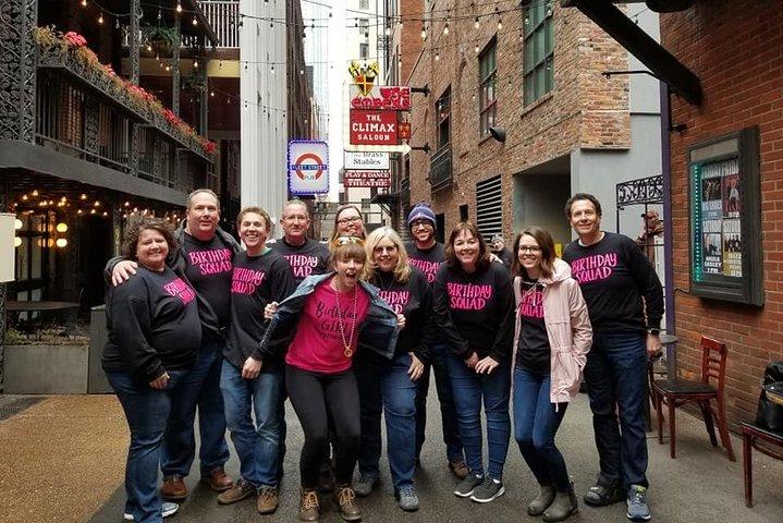 Honky-Tonk Walking Sightseeing Pub Crawl de Nashville
