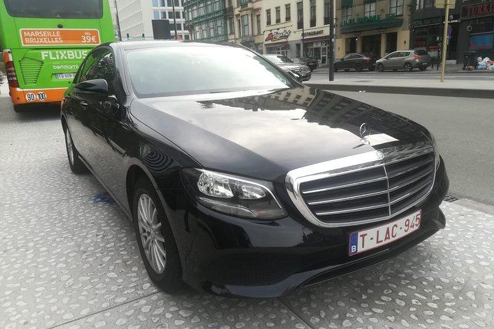 ブリュッセル空港からブルージュ市内への高級車