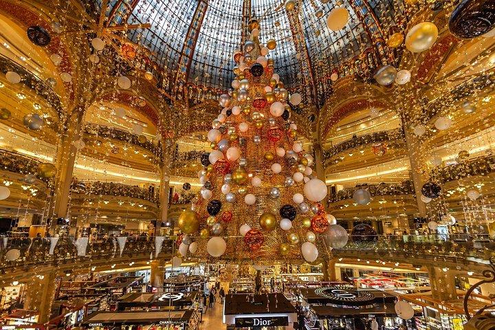 Paris Christmas Tour: Private & Custom with a Local Guide
