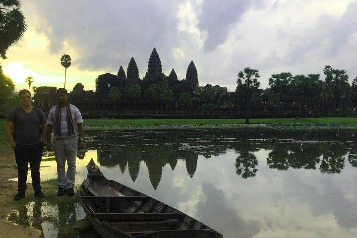 Ta Prohm & Floating Village 1-Day Tour