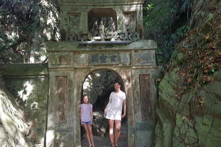 ダナンまたはホイアン市からのヌードルランチ付きの息子の聖地＆マーブルマウンテン
