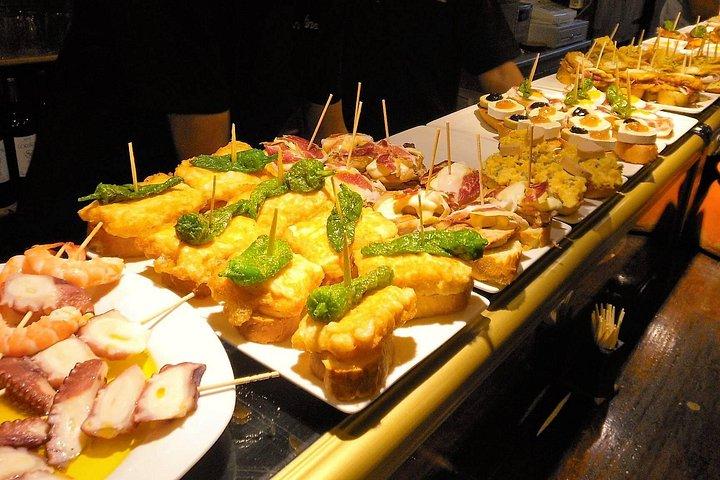 バルセロナの芸術とタパスの小グループピカソ美術館とのウォーキングツアー