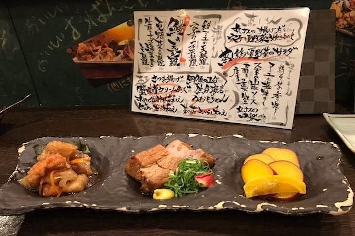 京都のダウンタウンでの専門ガイドによる地元グルメのプライベート ツアー