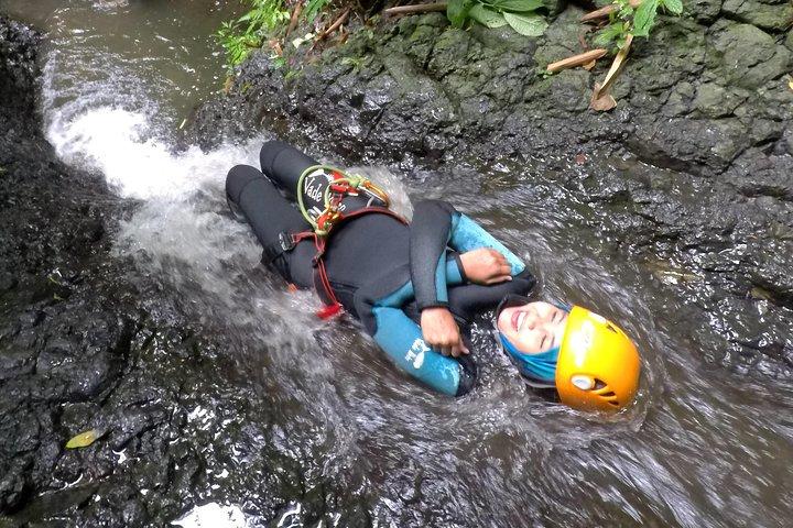 Beginner canyoning trip in Bali "Egar canyon "