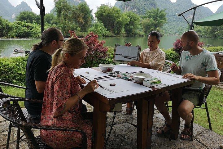 Kalligrafi eller maleri klasse i yangshuo