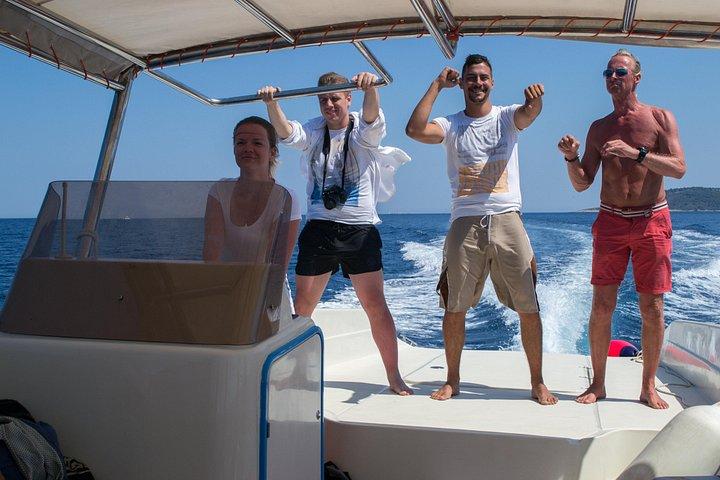 Excursão privada à caverna azul saindo de Split, Brač, Trogir e Hvar