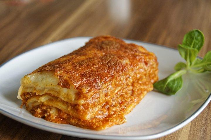 Gita di un giorno: Lasagna Cooking Class With Lunch + Assisi Private Tour
