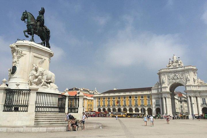 Private 2-Hour Sightseeing Tour in Lisbon