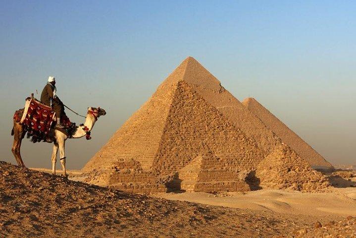 Dagstur til Giza-pyramiderne & Egyptisk Museum & Citadel & Koptisk Cairo og Bazaar