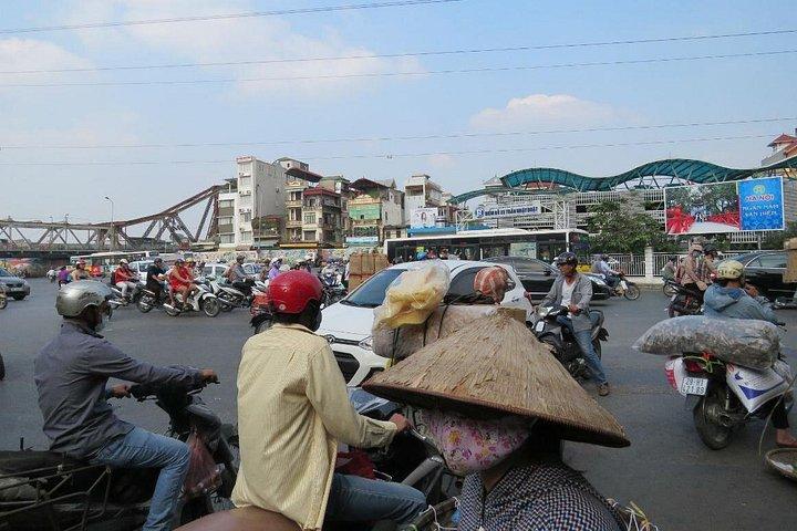 ハノイのベストバイクツアー：ローカルガイド、市内中心部と田園地帯