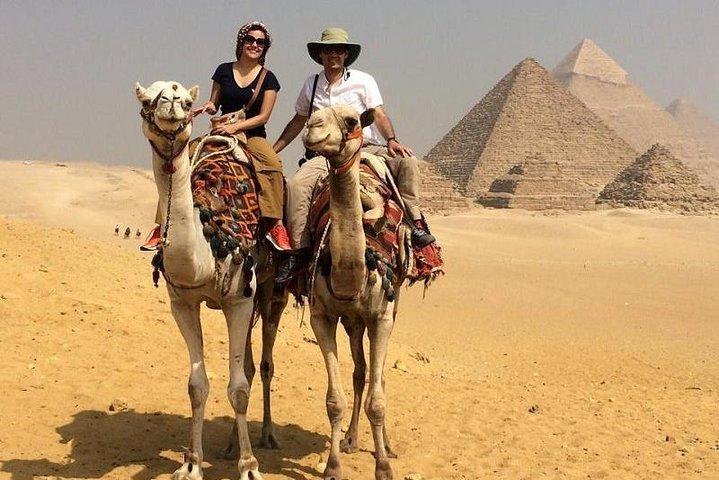 Excursão Privada do Cairo para as Pirâmides de Gizé e a Esfinge com almoço