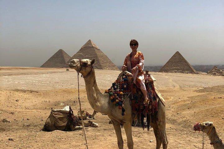 Excursão Privada do Cairo para as Pirâmides de Gizé e a Esfinge com almoço
