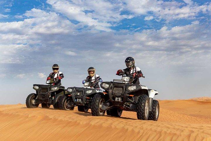 Abend Red Dunes Desert Safari mit Quad Biking