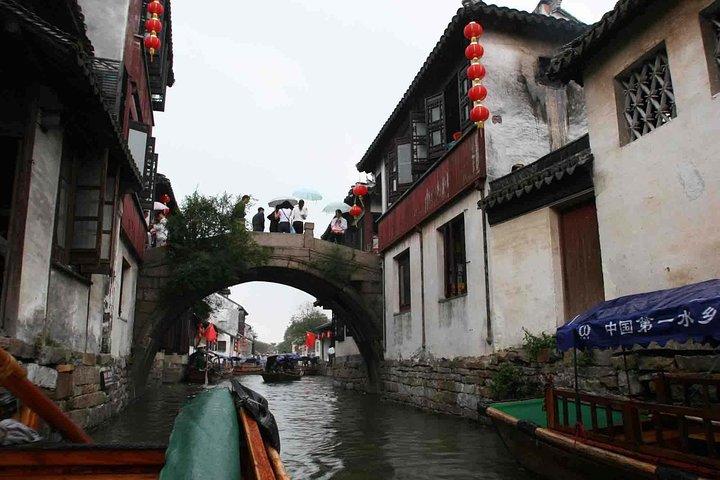 Visite privée de la ville de l'eau de Suzhou et de Tongli depuis Shanghai avec déjeuner et dîner