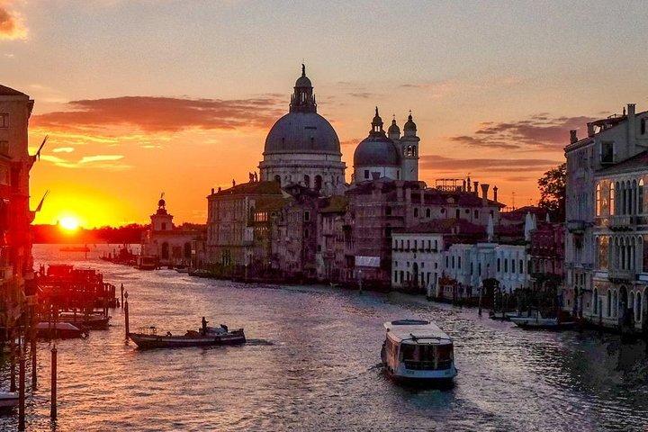 Excursão Privada: Excursão Noturna de Barco pelo Grande Canal de Veneza