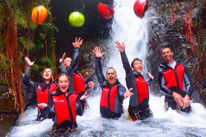 Escursione giornaliera privata di canyoning alla cascata più alta di 90 m (295 piedi) da Guayaquil