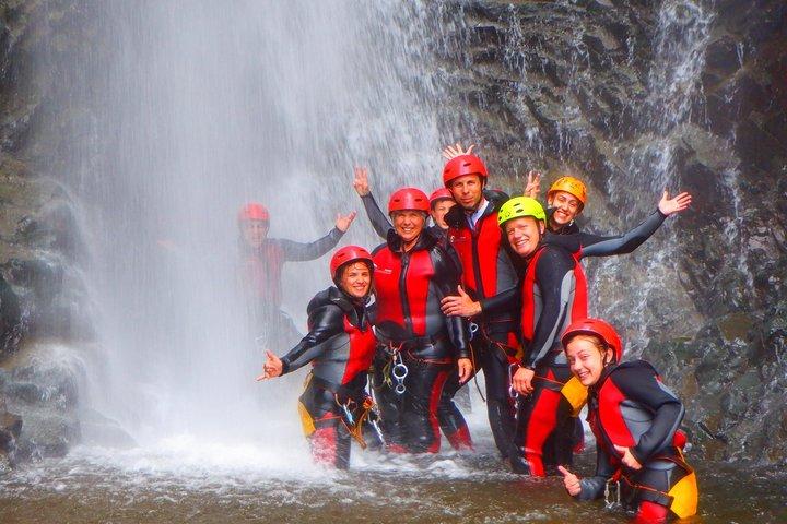 Escursione giornaliera privata di canyoning alla cascata più alta di 90 m (295 piedi) da Guayaquil