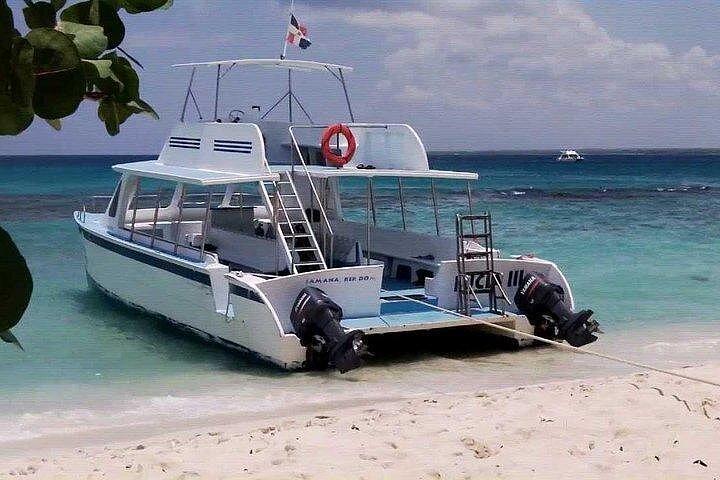 Scuba Diving on Catalina Island | 2 tanks, 2 spots