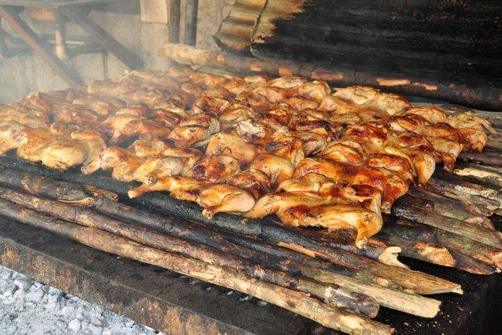 Chuck Norris Secret Falls y almuerzo