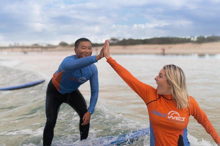 2 timers surflektion på The Spit, Main Beach (14+)