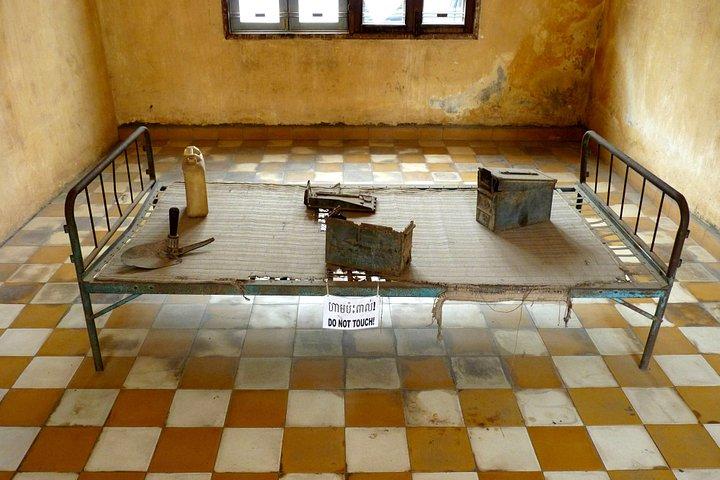 Tour dos Campos de Matança e Museu do Genocídio S21 a partir de Phnom Penh