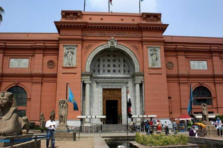Tour privado de un día al Museo Egipcio y la Iglesia Cueva, El Cairo Viejo