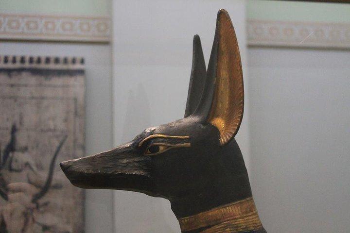 Tour privado de un día al Museo Egipcio y la Iglesia Cueva, El Cairo Viejo