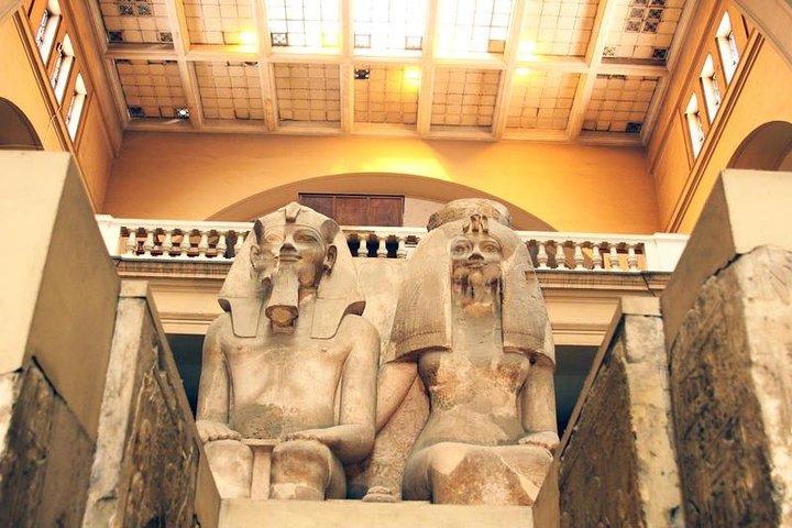 Excursão às pirâmides de Gizé e museu egípcio de Alexandria de carro