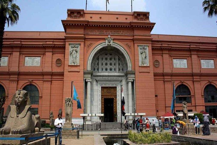 Excursão às pirâmides de Gizé e museu egípcio de Alexandria de carro