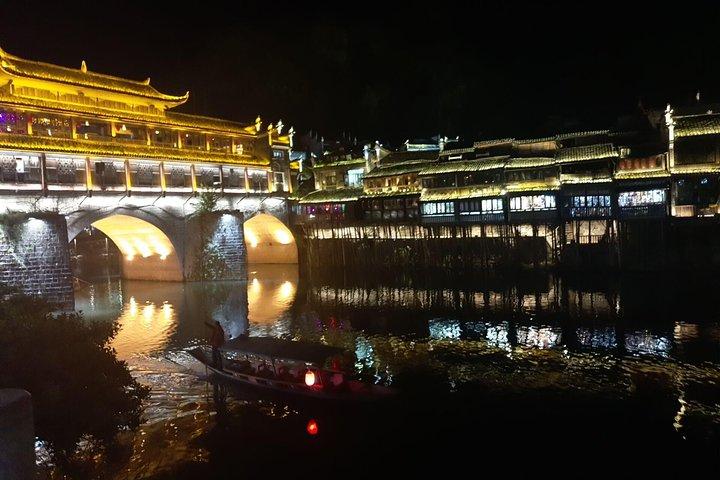 1-Day Fenghuang Tour from Zhangjiajie(Wulingyuan) by Round-way Bullet Train