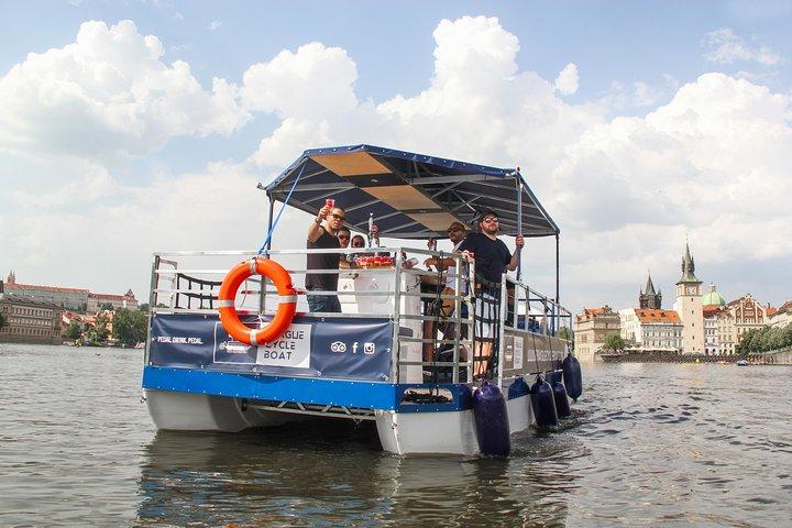 Prager Radboot - Das schwimmende Bierrad