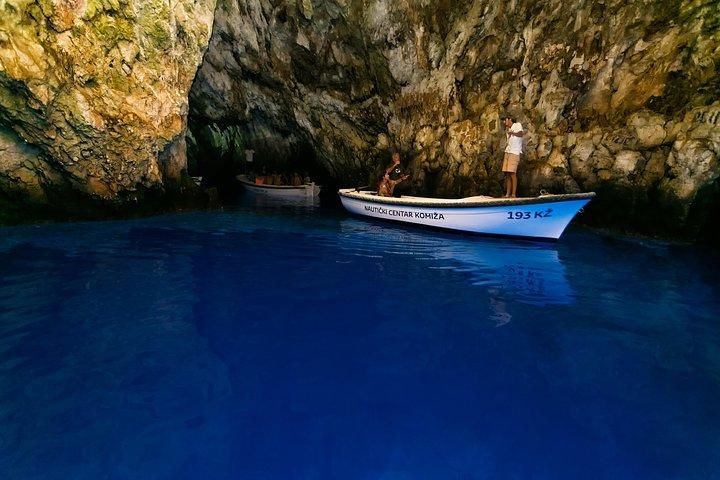 Visite en groupe de la grotte bleue et des îles Pakleni au départ de Hvar