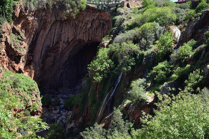 Cueva de Emin Evry y cascadas de Ouzoud